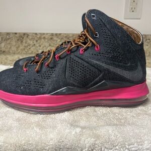 Nike Women's Black and Pink High-Top Sneakers